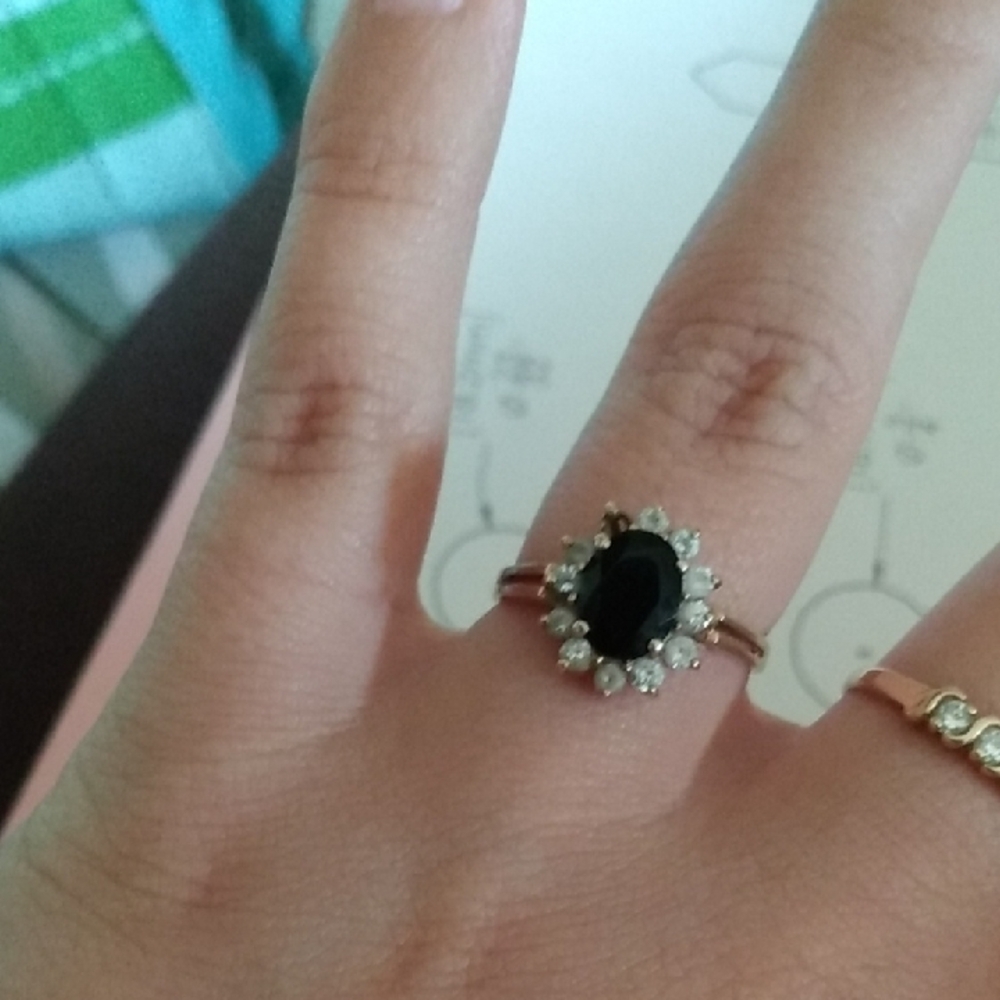 10k Yellow Gold Black Stone Halo Ring in Gold